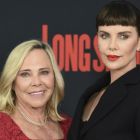 Charlize Theron y su madre Gerda
