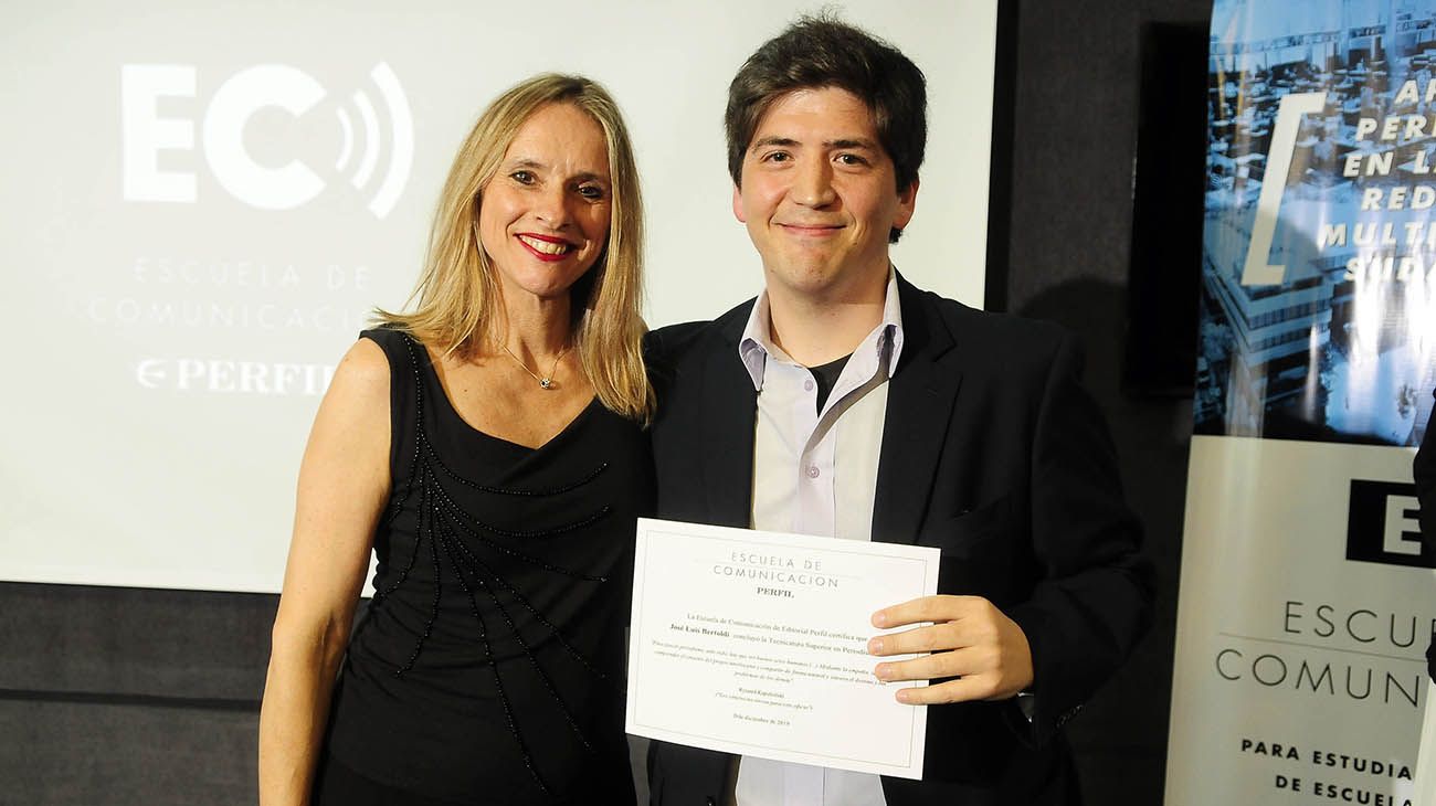 Acto de Egreso de los alumnos de la Escuela de Comunicación de Editorial PERFIL.