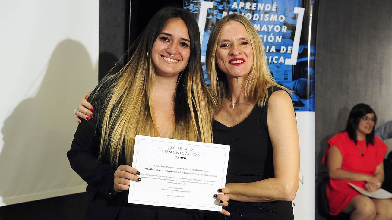 Acto de Egreso de los alumnos de la Escuela de Comunicación de Editorial PERFIL.