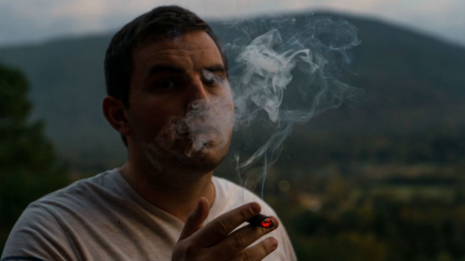 La cifra de consumidores de tabaco masculinos está disminuyendo.