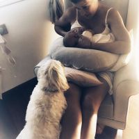 Eugenia Tobal amamantando a Ema