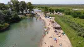 La laguna de Puerto Pilar se encuentra abierta de martes a domingos, de 9 a 20.