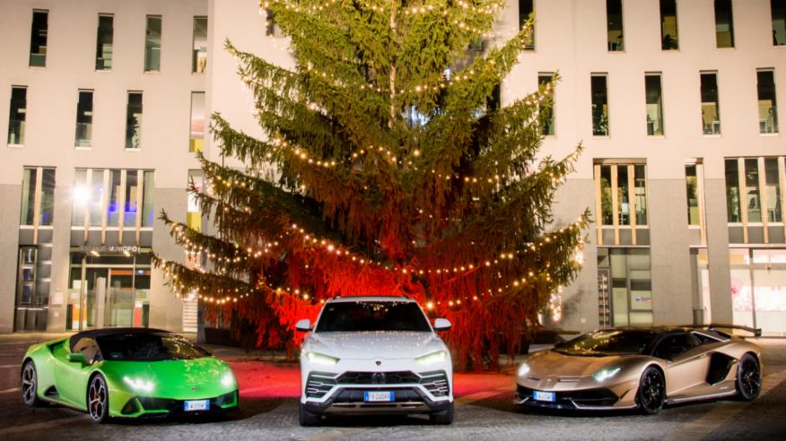 Lamborghini celebra la Navidad con una expedición de superdeportivos
