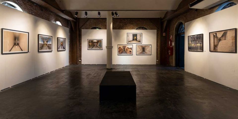 Fotografías de Buenos Aires. Claudio Larrea en el Museo de Arquitectura. MARQ