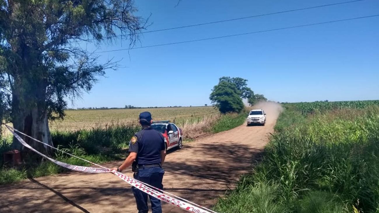 El camino que lleva al lugar donde encontraron el auto del ginecólogo. 