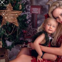 Luciana y Matilda Salazar en Navidad