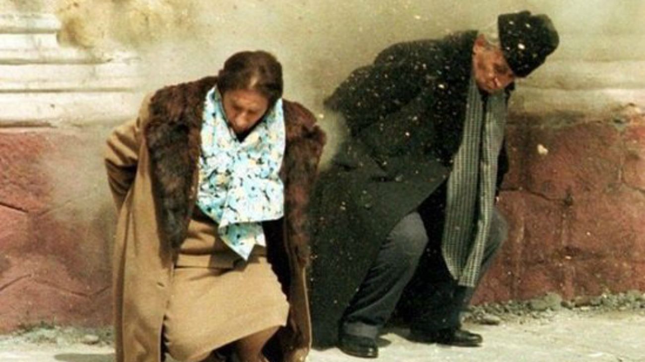 Nicolae Ceaucescu y su esposa, Elena, fueron ejecutados el 25 de diciembre de 1989.