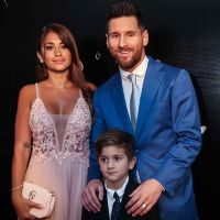 El elegante look de Messi y Antonela Roccuzzo en la celebración de los 10 años de matrimonio de Luis Suárez y Sofía Balbi