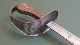 La fabricación estuvo a cargo de la famosa fábrica Carl Eickhorn Solingen.