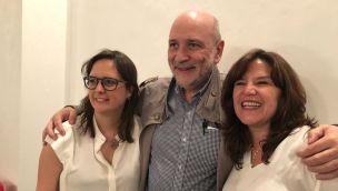 Jesús Rodríguez, auditor radical, junto a Brenda Austin e Inés Brizuela.