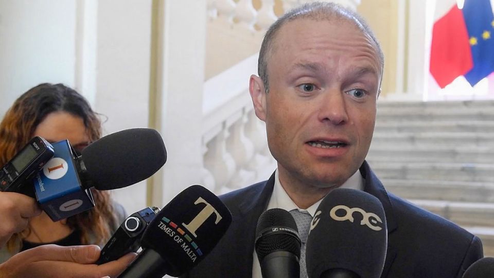 Joseph Muscat, primer ministro de Malta dejará sus funciones tras el asesinato de una periodista que lo investigaba.