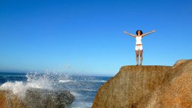 Cada vez más mujeres se animan a viajar y compartir alojamiento, actividades y tiempo libre con otras personas de su mismo sexo para no vacacionar solas.