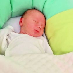 Ternura total Valeria Lynch presenta a su nieto Benicio