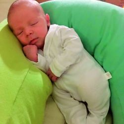 Ternura total Valeria Lynch presenta a su nieto Benicio