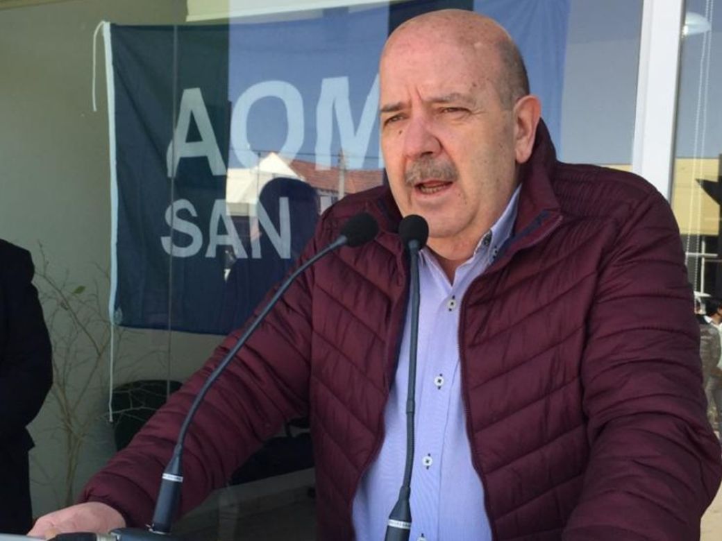 Hector Laplace de AOMA Nacional: Un «capanga» de cemento barato perdido en la cordillera