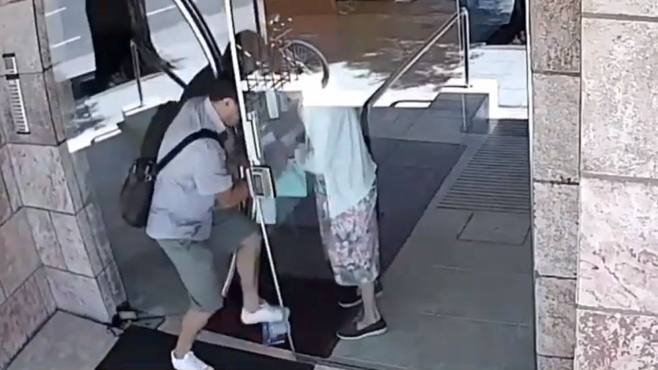 Brutal asalto a una jubilada.