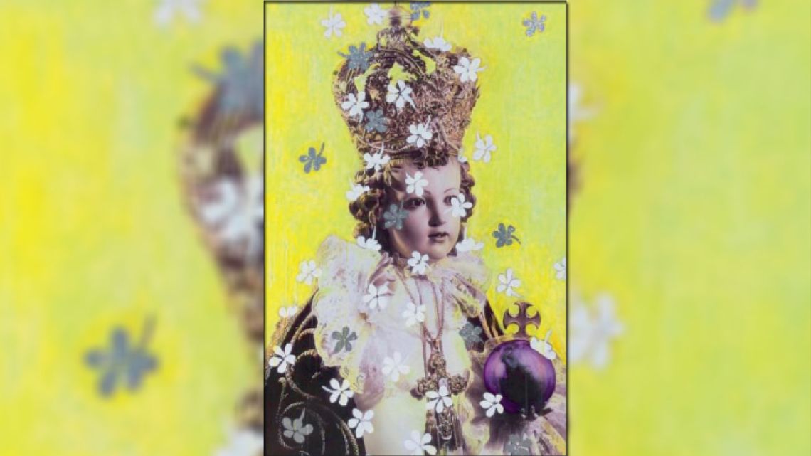 COLLAGE. Con pintura acrílica y glitter en el “Bambino Imperial de los jazmines iluminados”. | Foto:Cedoc