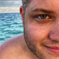 El radical cambio de look de Toto Kirzner, el hijo de Adrián Suar y Araceli González