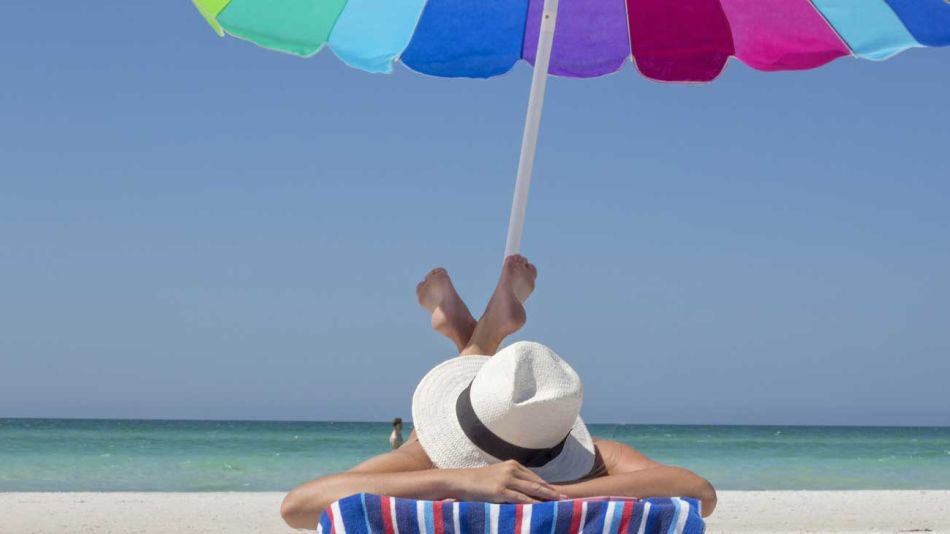 tomar-sol-tomando-sol-verano-playa