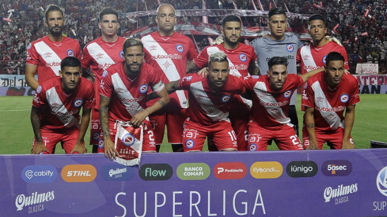 442 | Racing quiere 'robarle' una figura a Argentinos