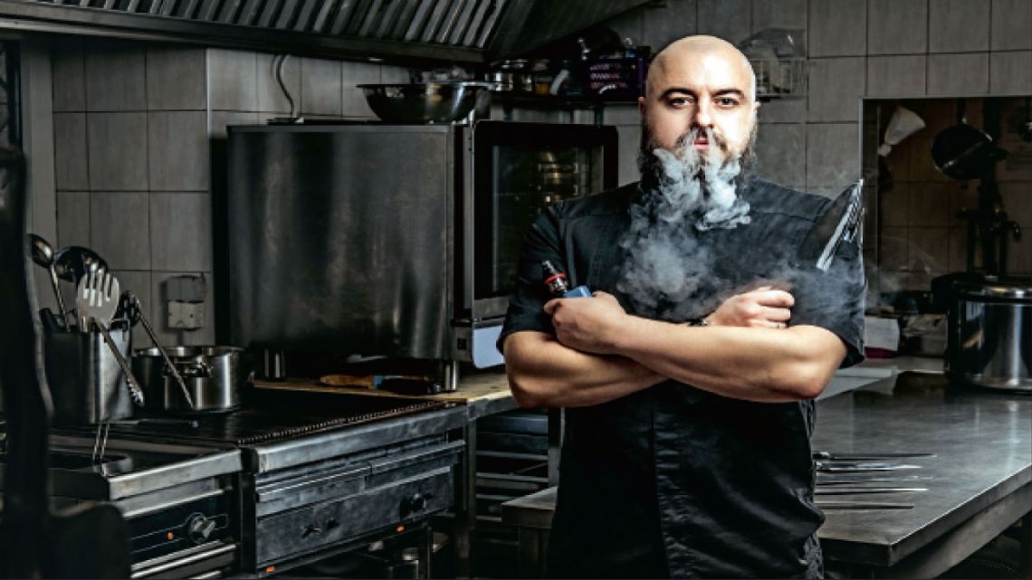 prevención. Pese a que el uso de los cigarrillos electrónicos y vapeadores tienen fama de inofensivos, una nueva enfermedad se asocia a ellos. | Foto:Depositphotos