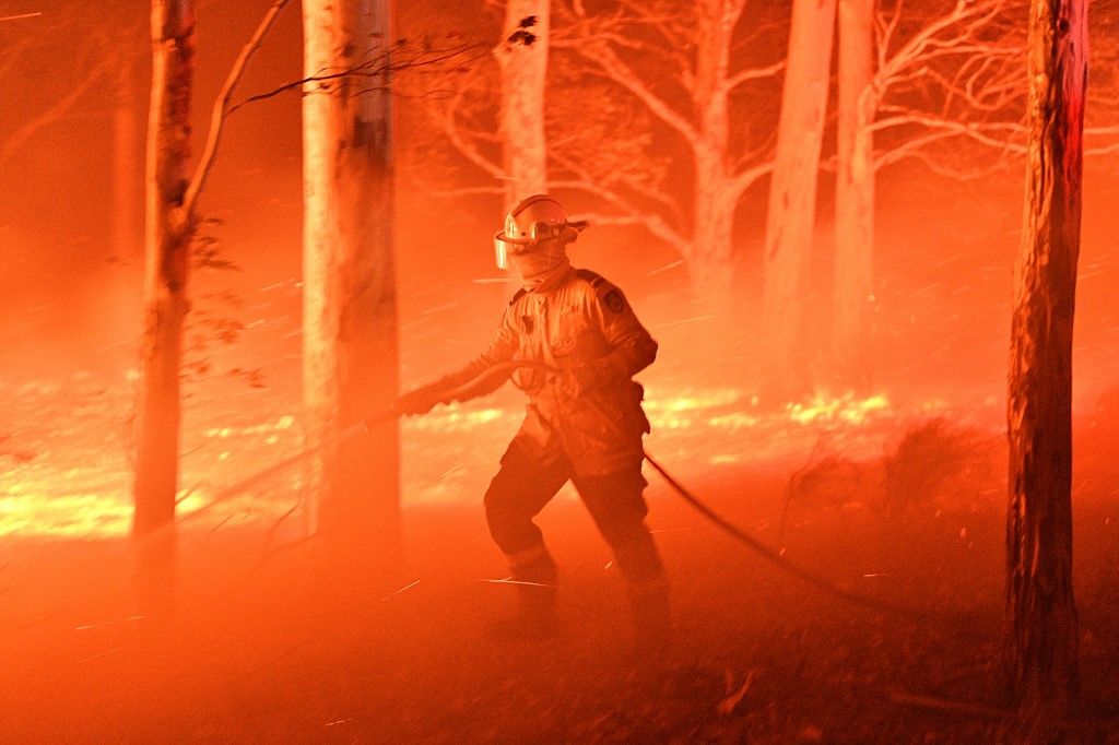 Al menos 20 personas murieron, decenas están desaparecidas y más de 1.300 casas quedaron reducidas a cenizas desde el comienzo de la temporada de incendios en septiembre. Hasta ahora, ardió una superficie equivalente al doble de Bélgica.