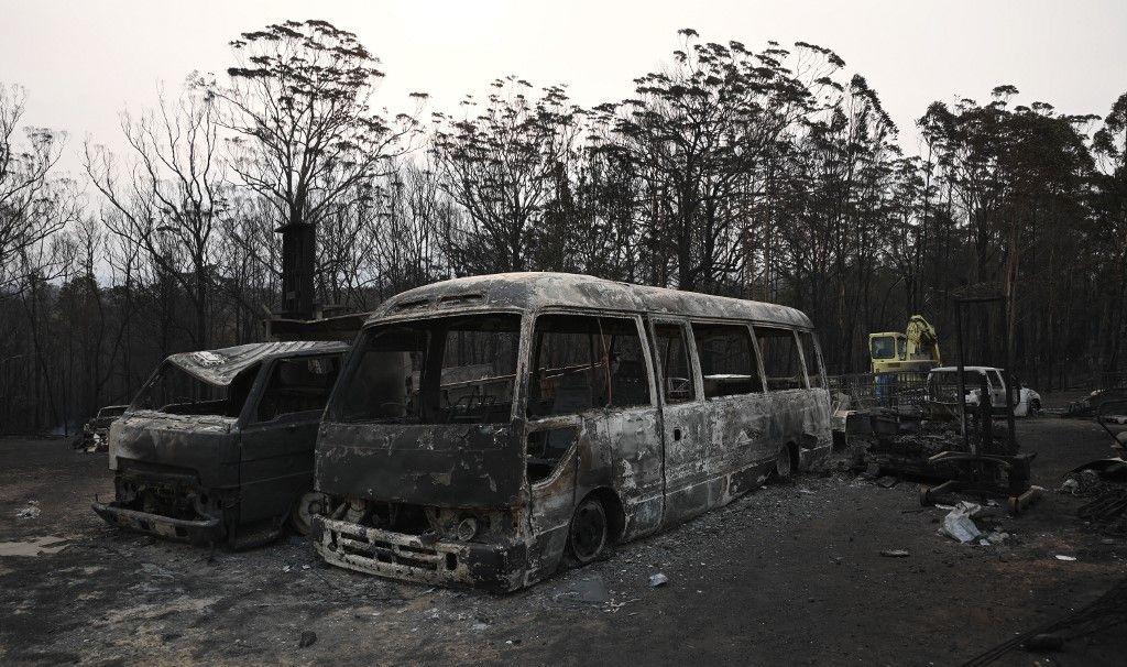 Al menos 20 personas murieron, decenas están desaparecidas y más de 1.300 casas quedaron reducidas a cenizas desde el comienzo de la temporada de incendios en septiembre. Hasta ahora, ardió una superficie equivalente al doble de Bélgica.