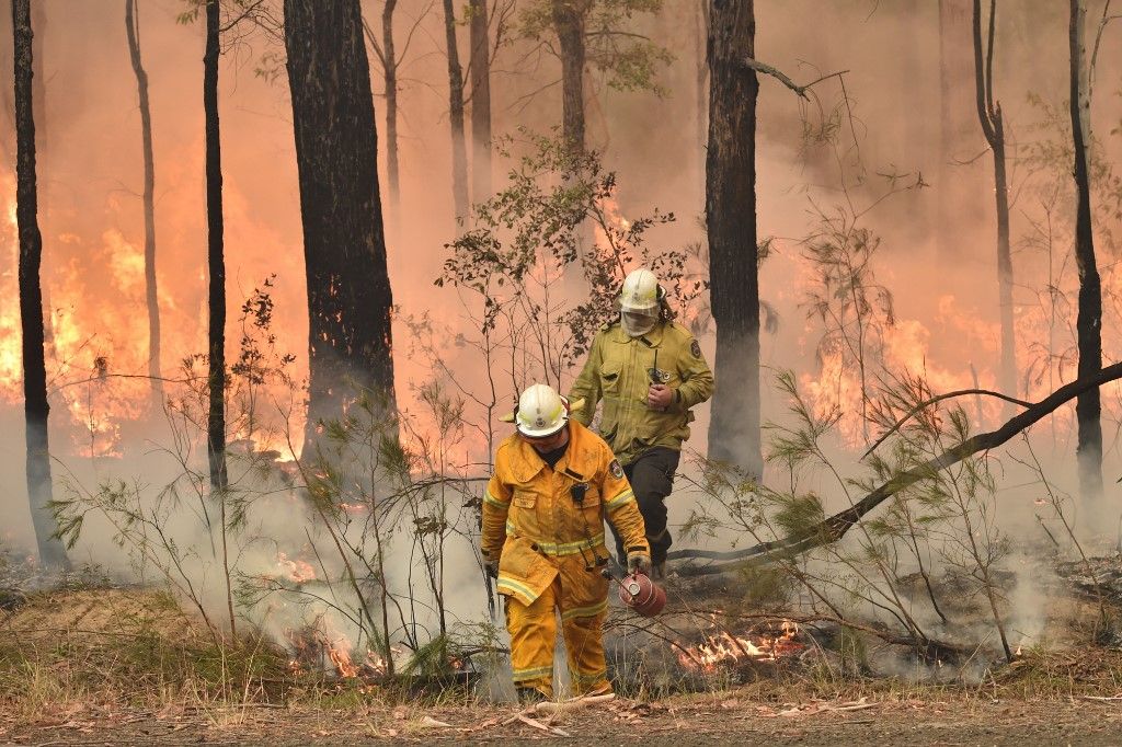 Al menos 20 personas murieron, decenas están desaparecidas y más de 1.300 casas quedaron reducidas a cenizas desde el comienzo de la temporada de incendios en septiembre. Hasta ahora, ardió una superficie equivalente al doble de Bélgica.