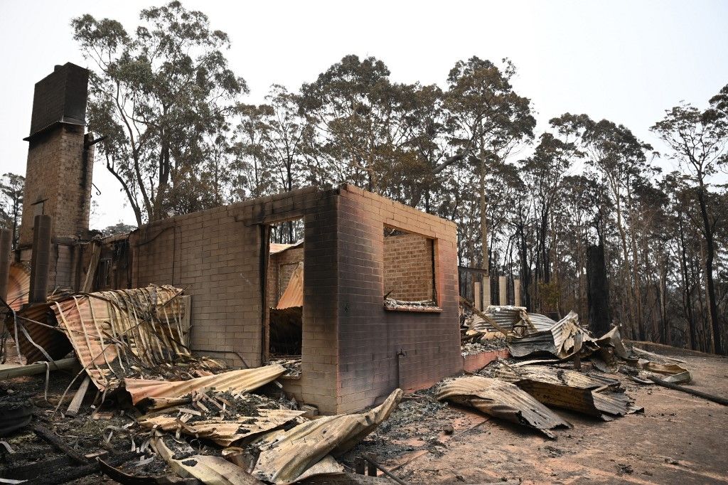 Al menos 20 personas murieron, decenas están desaparecidas y más de 1.300 casas quedaron reducidas a cenizas desde el comienzo de la temporada de incendios en septiembre. Hasta ahora, ardió una superficie equivalente al doble de Bélgica.