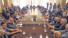 20190401_alberto_fernandez_sindicalistas_empresarios_presidencia_g.jpg