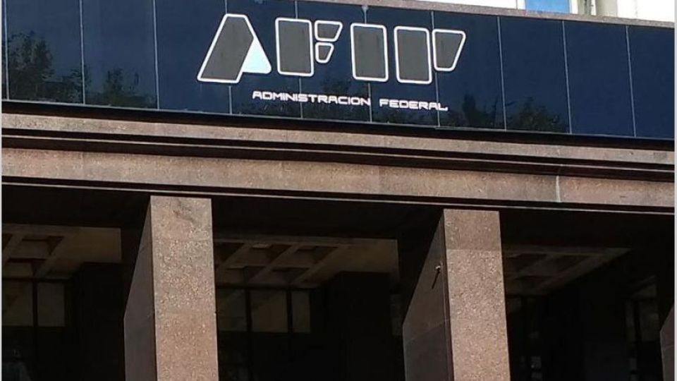 La recaudación volvió a perder contra la inflación.