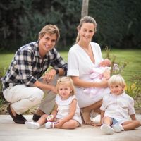 Carlos Baute celebró los 5 meses de su hija Alisse con su familia vestida en composé