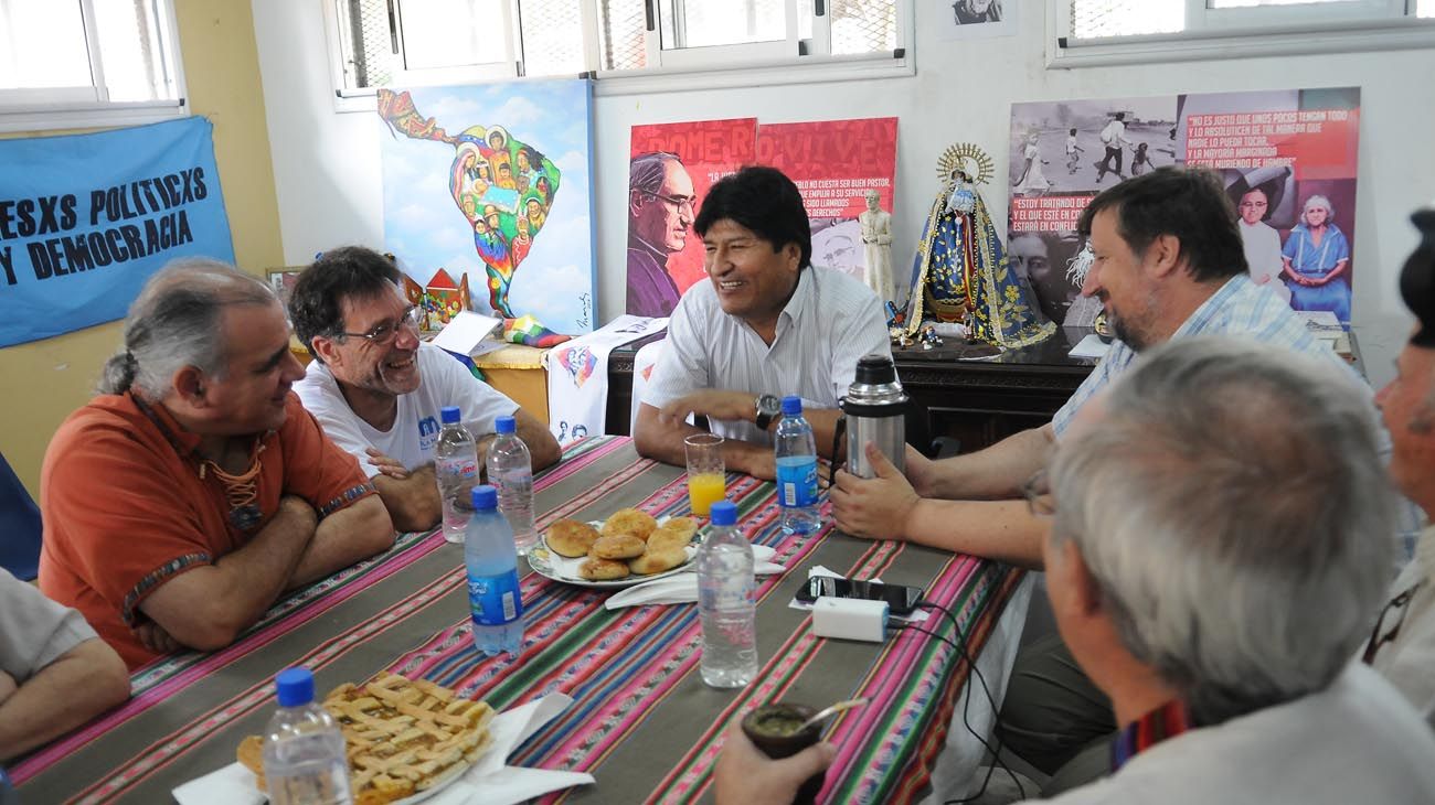 Evo Morales y Padre Paco Olveira en Isla Maciel