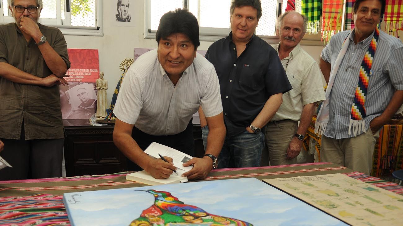 Evo Morales y Padre Paco Olveira en Isla Maciel