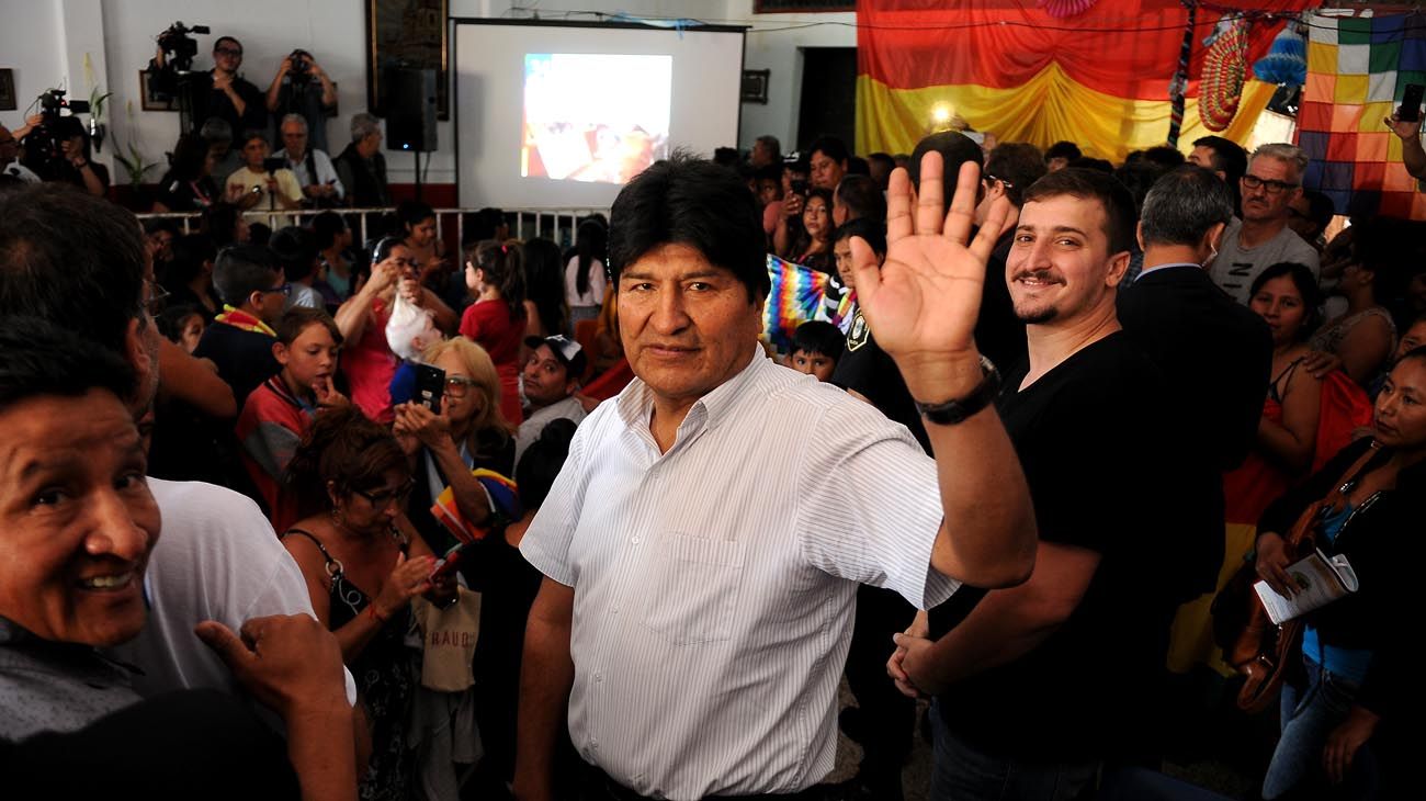 Evo Morales y Padre Paco Olveira en Isla Maciel