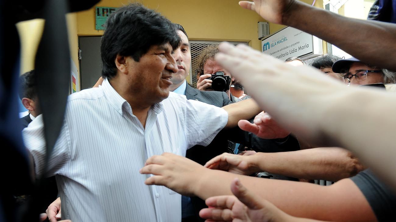 Evo Morales y Padre Paco Olveira en Isla Maciel