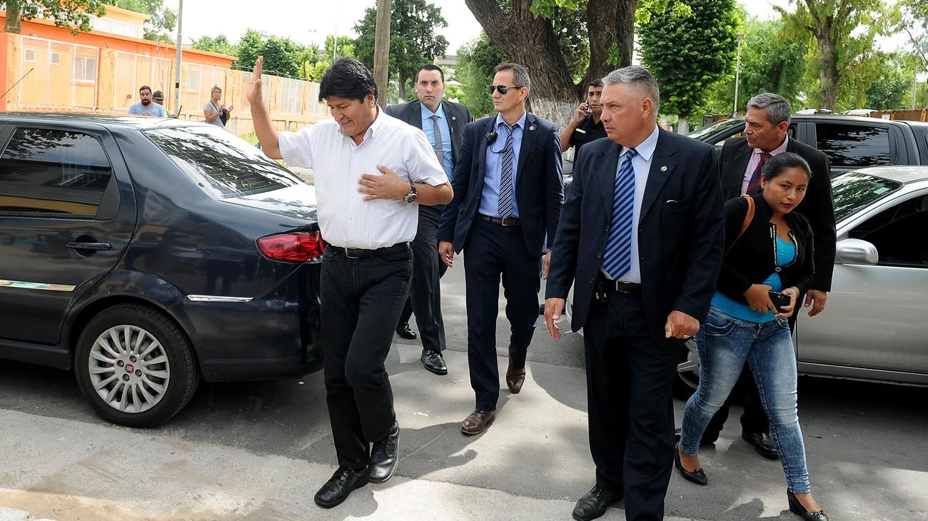 Evo Morales y Padre Paco Olveira en Isla Maciel