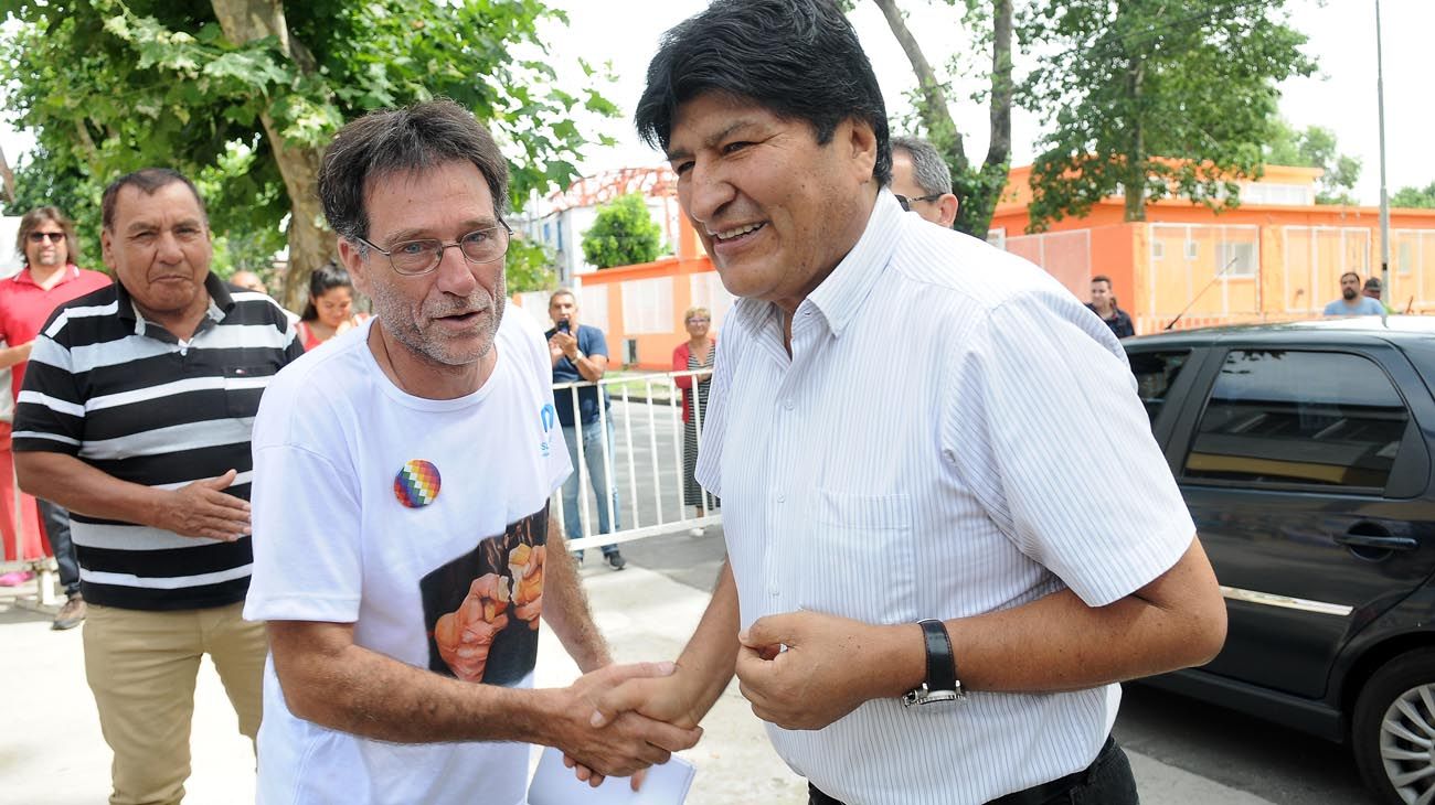 Evo Morales y Padre Paco Olveira en Isla Maciel