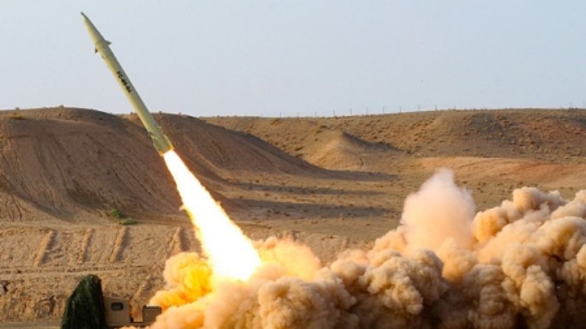 Irán atacó con más de una docena de misiles instalaciones estadounidenses en Irak Misiles-iran-fateh-110-g20200107-853039