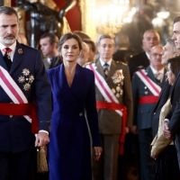 El maravilloso vestido azul de la reina Letizia del que habla el mundo