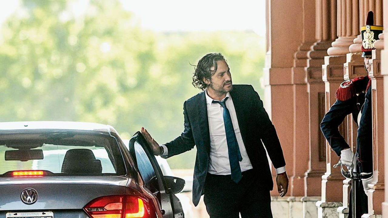 Santiago Cafiero entrando a la Casa Rosada | Foto:Juan Ferrari