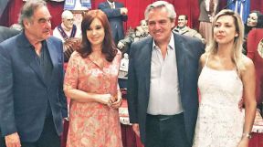20200111_oliver_stone_cristina_alberto_fabiola_gzabuenosairestimesospress_g.jpg