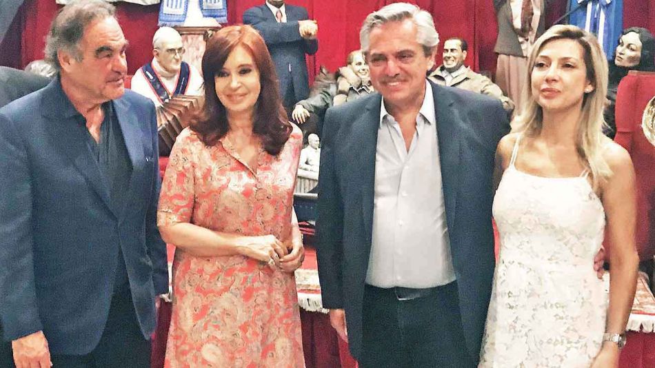 20200111_oliver_stone_cristina_alberto_fabiola_gzabuenosairestimesospress_g.jpg