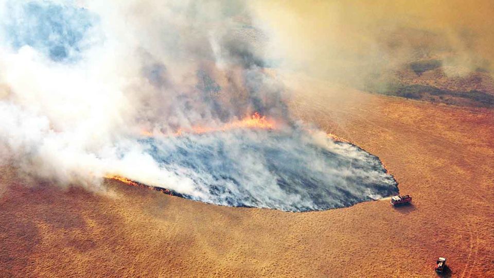 Territorio en llamas. El cambio climático aumenta la probabilidad y la intensidad de los extremos de temperatura y precipitación.