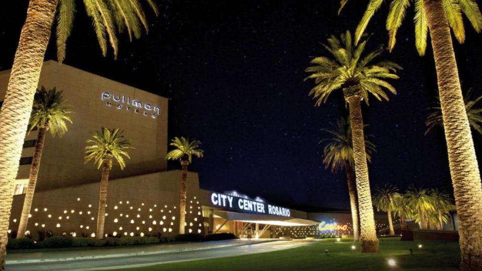 Un apostador fue baleado desde la calle en el Casino de Rosario.