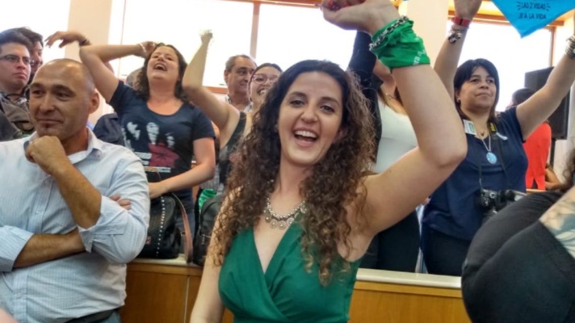 Ana Servidio, la nieta feminista de Cafiero. | Foto:Twitter.