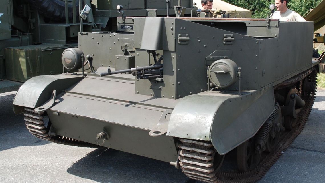 Ford t16 carrier | Foto:Cedoc