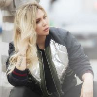 Sin bombacha, Wanda Nara recorrió las calles de París con un millonario abrigo