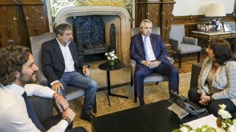 Salvarezza, Fernández y Cafiero junto a Ana Franchi, presidente del Directorio del CONICET.