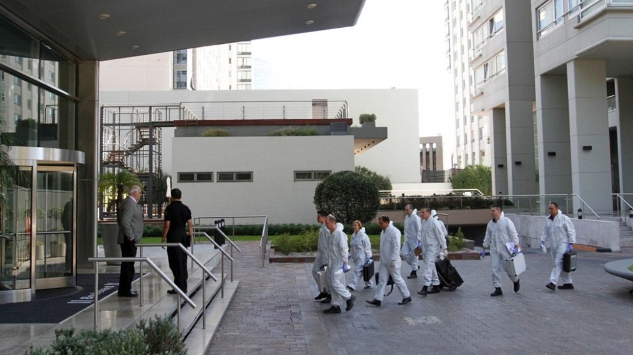 En 2017, un informe elaborado por peritos de Gendarmería Nacional arrojó como resultado que a Nisman lo mataron dos personas y que previo al hecho le dieron ketamina para drogarlo.